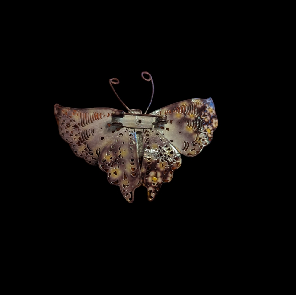 Lightweight Metal Vintage Butterfly Brooch Pin - Picture 2 of 3